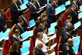 
Press Digest: No federalization, says Poroshenko as parliament opens in Kiev
