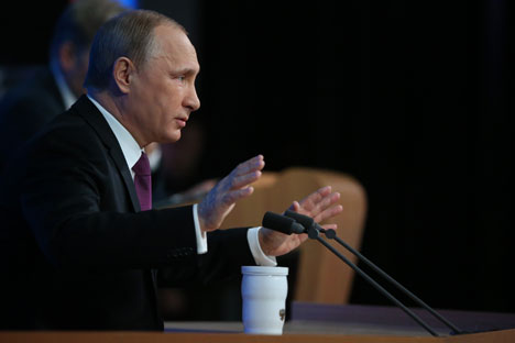 
Putin meets with journalists for annual press conference