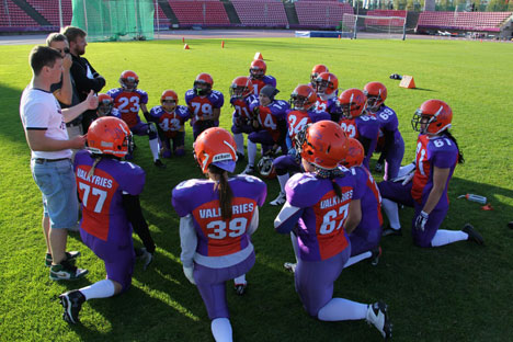Russian women get it on in the gridiron