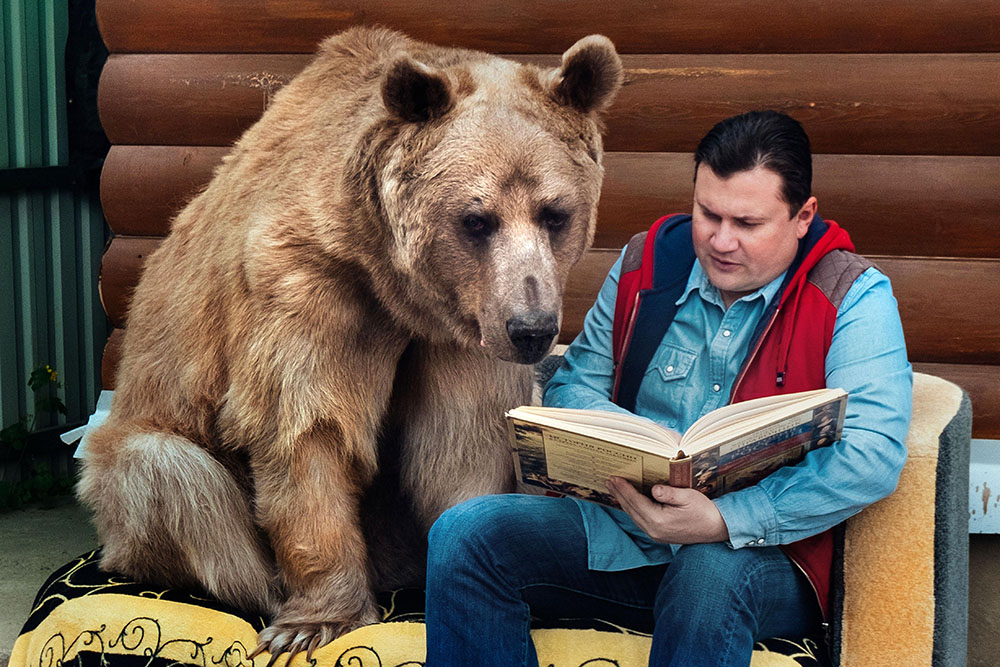 L&#39orso Stepan con la sua famiglia