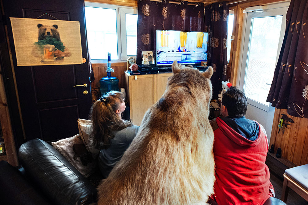 L&#39orso Stepan con la sua famiglia