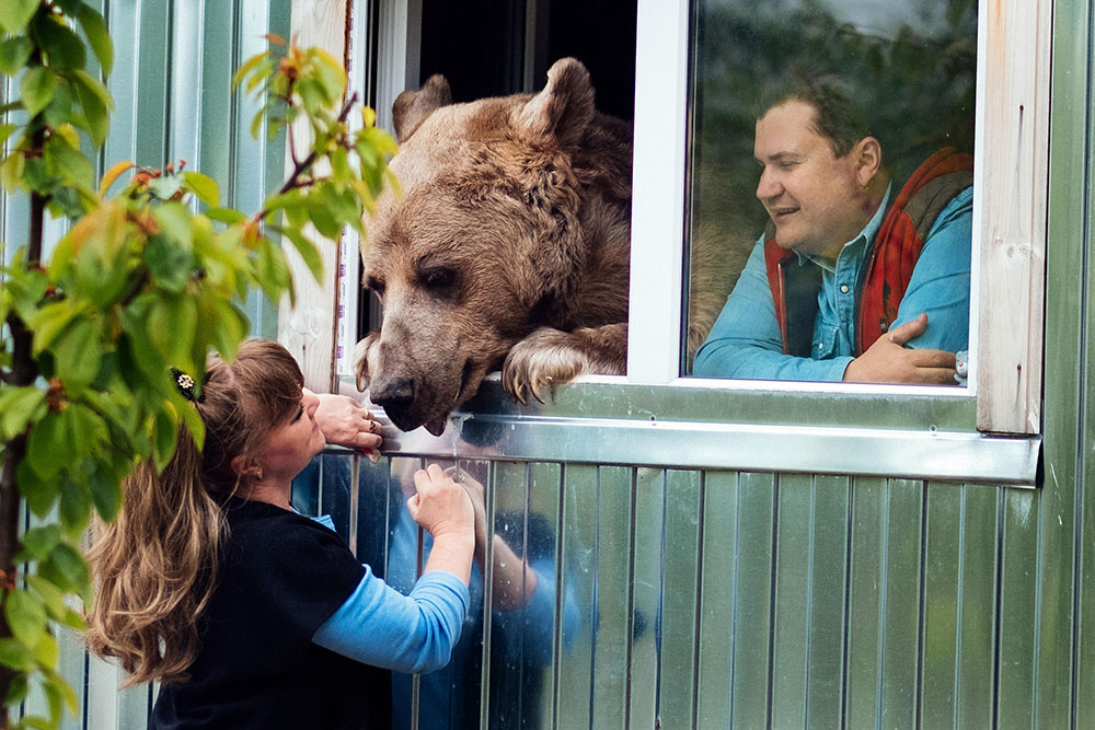 L&#39orso Stepan con la sua famiglia