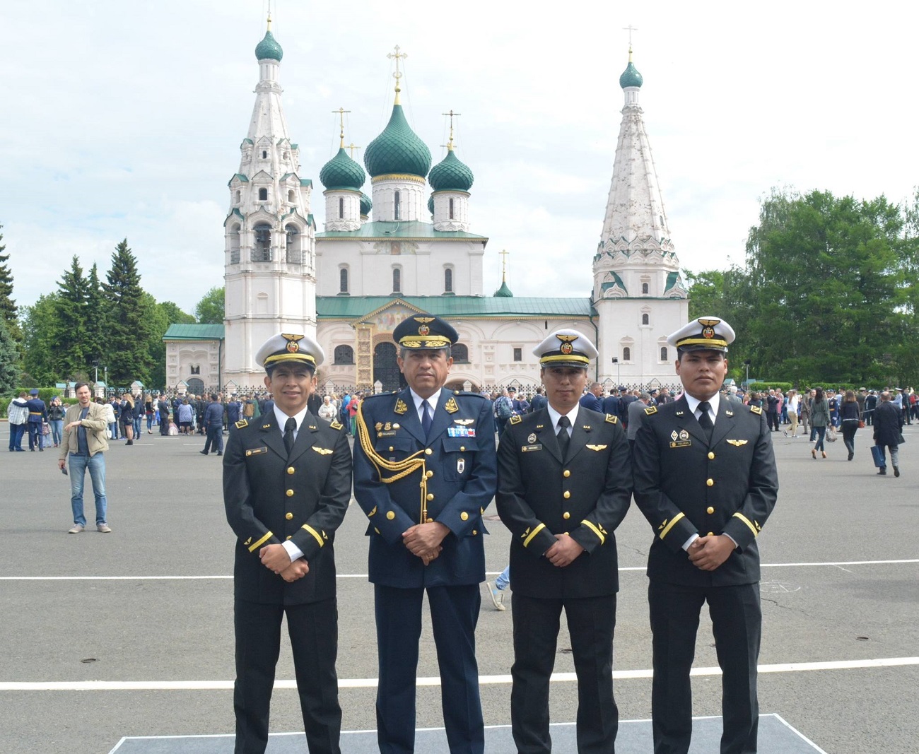 Militares peruanos durante la ceremonia de graduación en Yaroslavl. Fuente: Cortesía de Ricardo Zedano