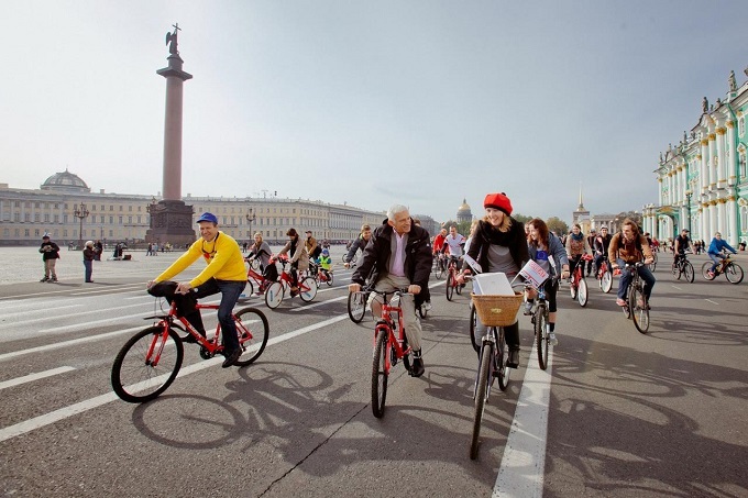 Biciklom po Peterburgu: Tri sata nezaboravne vožnje