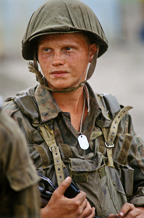 Tentara Rusia, Chechnya, 1996. Foto: Igor Mikhalev / RIA Novosti