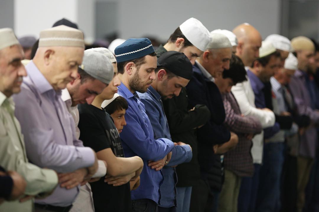 Khusyuk demi Pertebal Iman: Potret Ibadah Tarawih di Rusia Khusyuk demi Pertebal Iman: Potret Ibadah Tarawih di Rusia