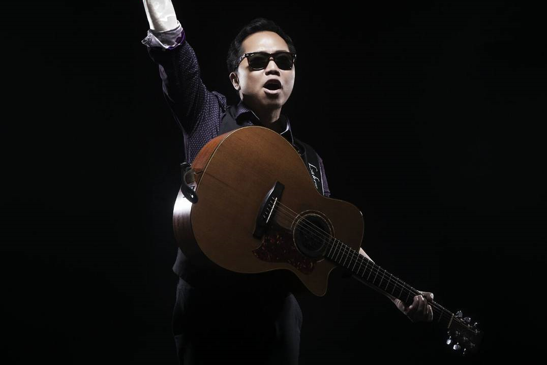Harumkan Nama Indonesia, Sandhy Sondoro Juarai Festival Musik di Rusia