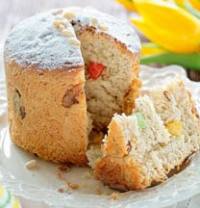 The Easter Tin Hunt. The traditional kulich Easter cake. Photo: ITAR-TASS