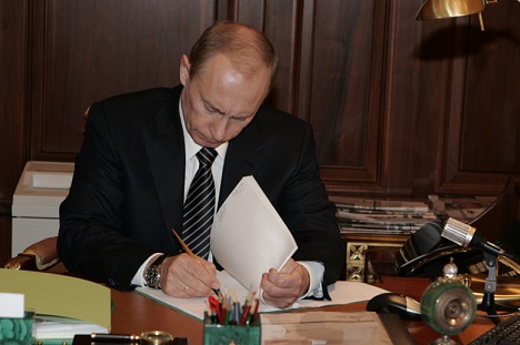 Vladimir Putin reveals his family’s WWII ordeals in magazine article