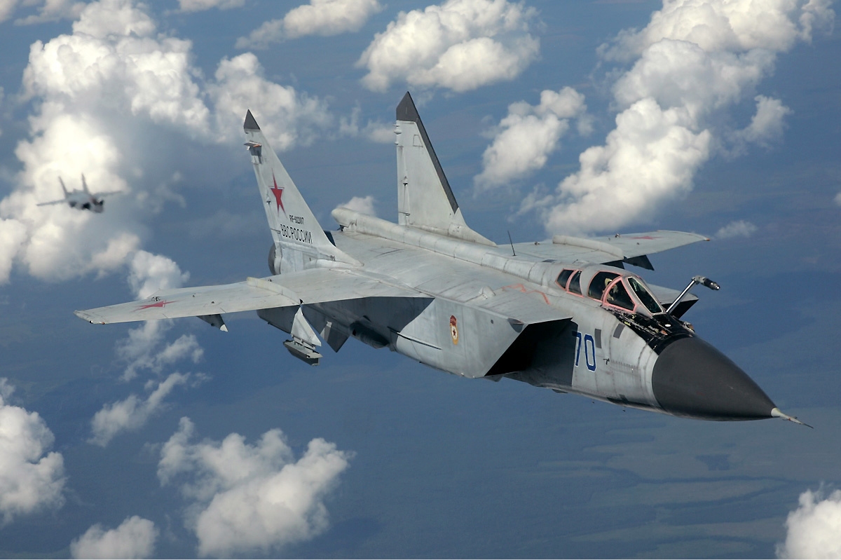 MiG-31: Pesawat Pencegat Canggih Warisan Soviet, Penjaga Perbatasan Rusia