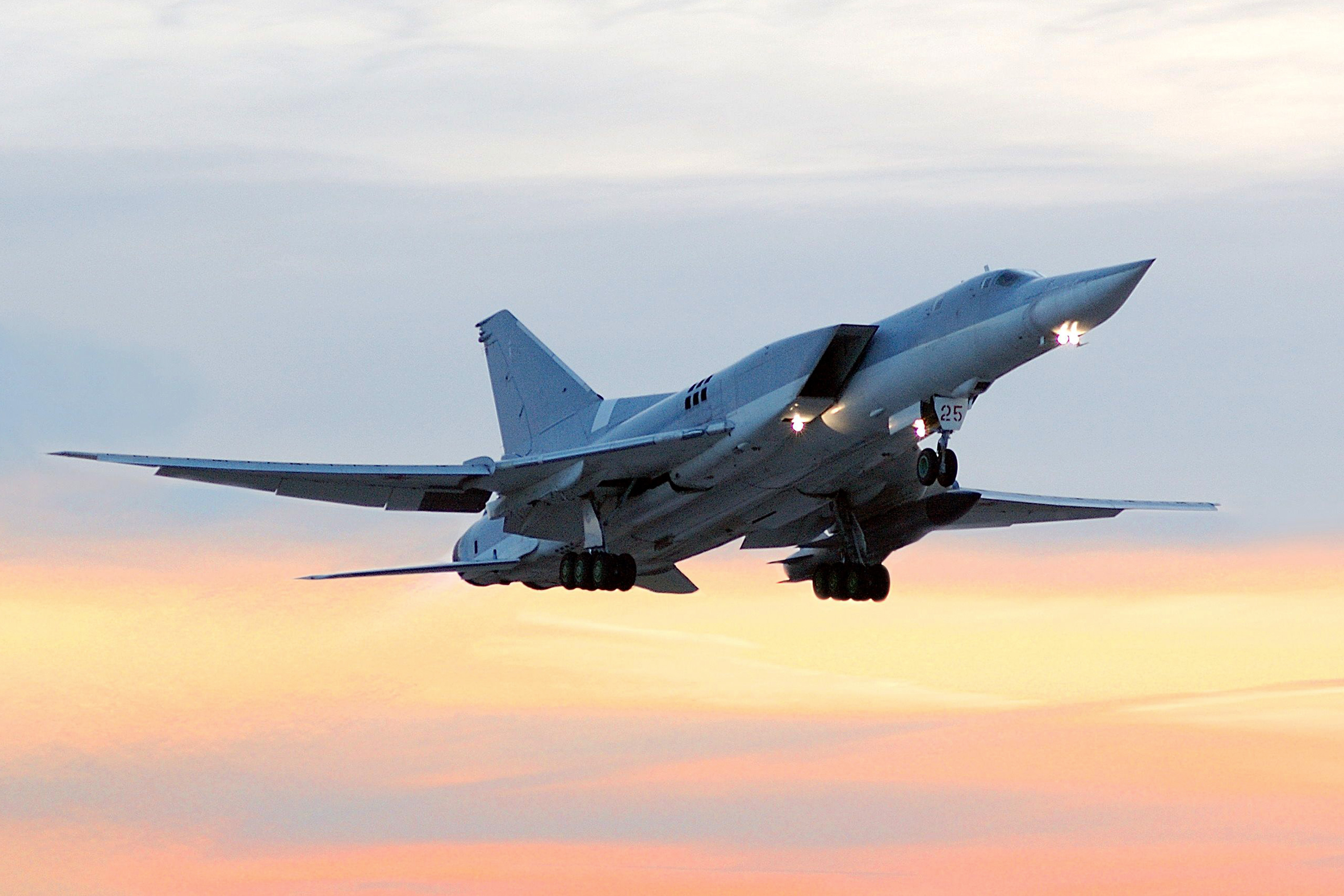 Tu-22