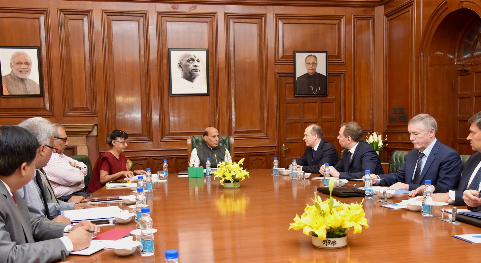 Talks between Rajnath Singh and the FSB leadership. Source: twitter@MIB_India