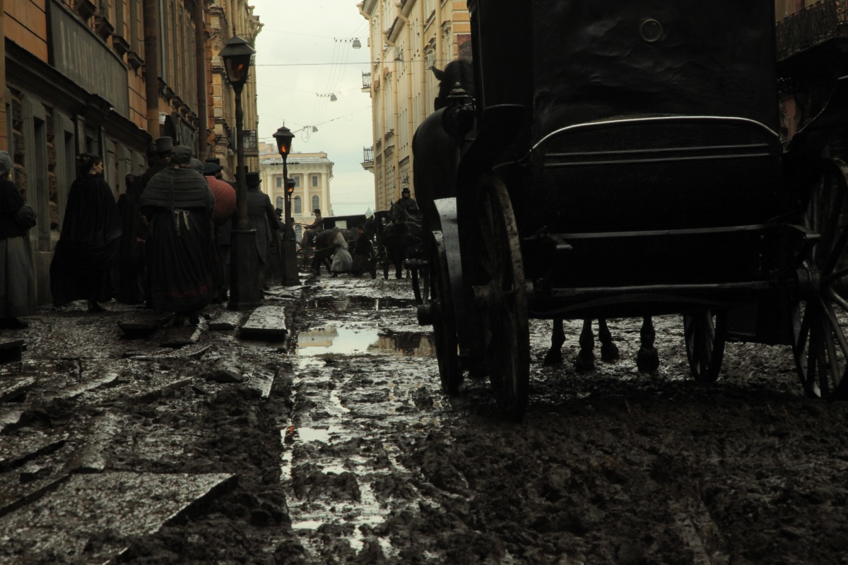 Im Film von Misgirew erscheint Sankt Petersburg als grau, schwarz und schmutzig. Bild: kinopoisk.ru