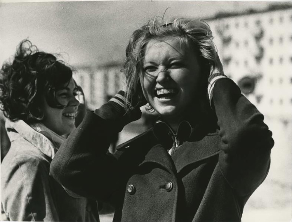 Jeunes filles qui rient, années 1970. Crédit : Vsevolod Tarasevich / MAMM – MDF / russiainphoto.ru