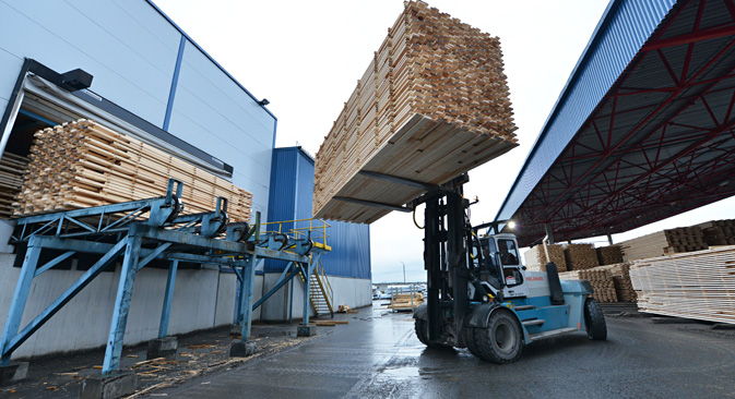 シベリアの富山企業　日本に製材