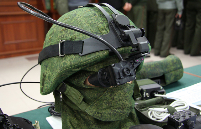 '라트니크(Ратник)'는 러시아군 병사 전투복으로 '미래형 병사 체계(комплект солдата будущего)'라고도 불린다. 라트니크는 최첨단 방어, 화기, 통신, 항법 장비가 하나로 합체된 개인 전투복이다. (사진제공=비탈리 구지민)