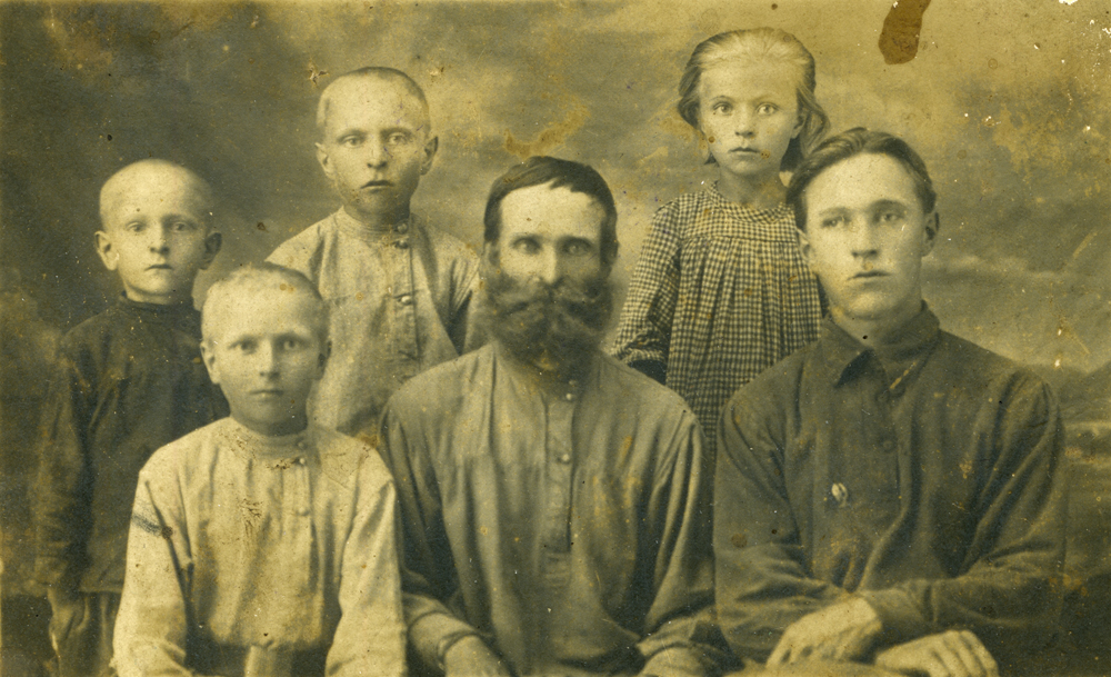 Karagodin's family. Source: blog.stepanivanovichkaragodin.org